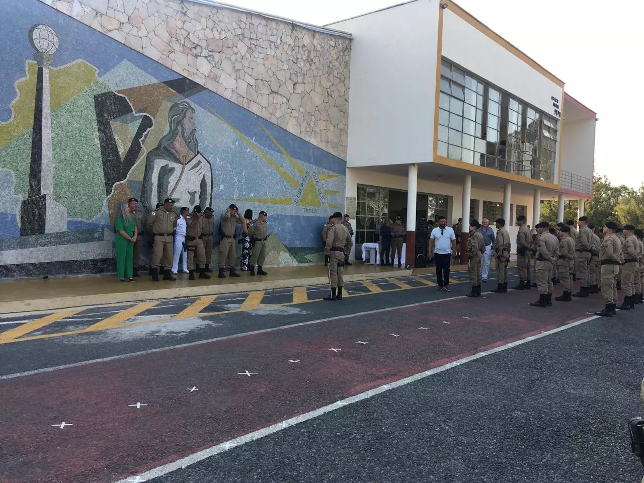 Consep de Santos Dumont e militares são homenageados no 9º Batalhão da Polícia Militar